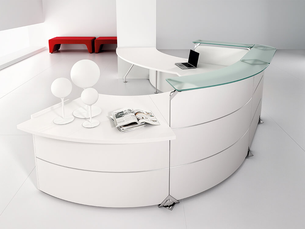 Benito 5 – Curved Reception Desk With Aluminium Stripe Finishes And Dda Approved Wheelchair Access Unit