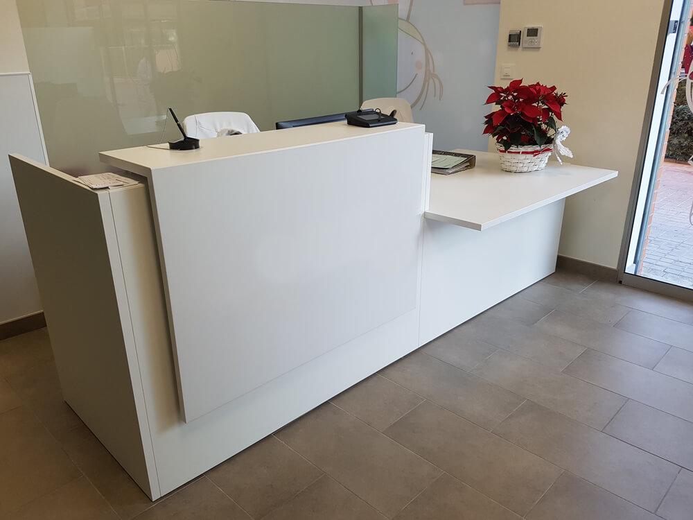 Nero 1 Reception Desk With Dda Approved Wheelchair Access 08