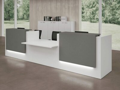 Nero 3 – Straight Reception Desk with Middle Low Counter