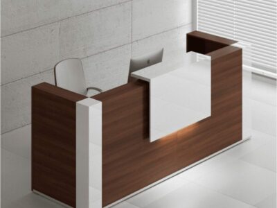 Andreas 7 – Straight Reception Desk with Gloss White Corners and Overhang Panel