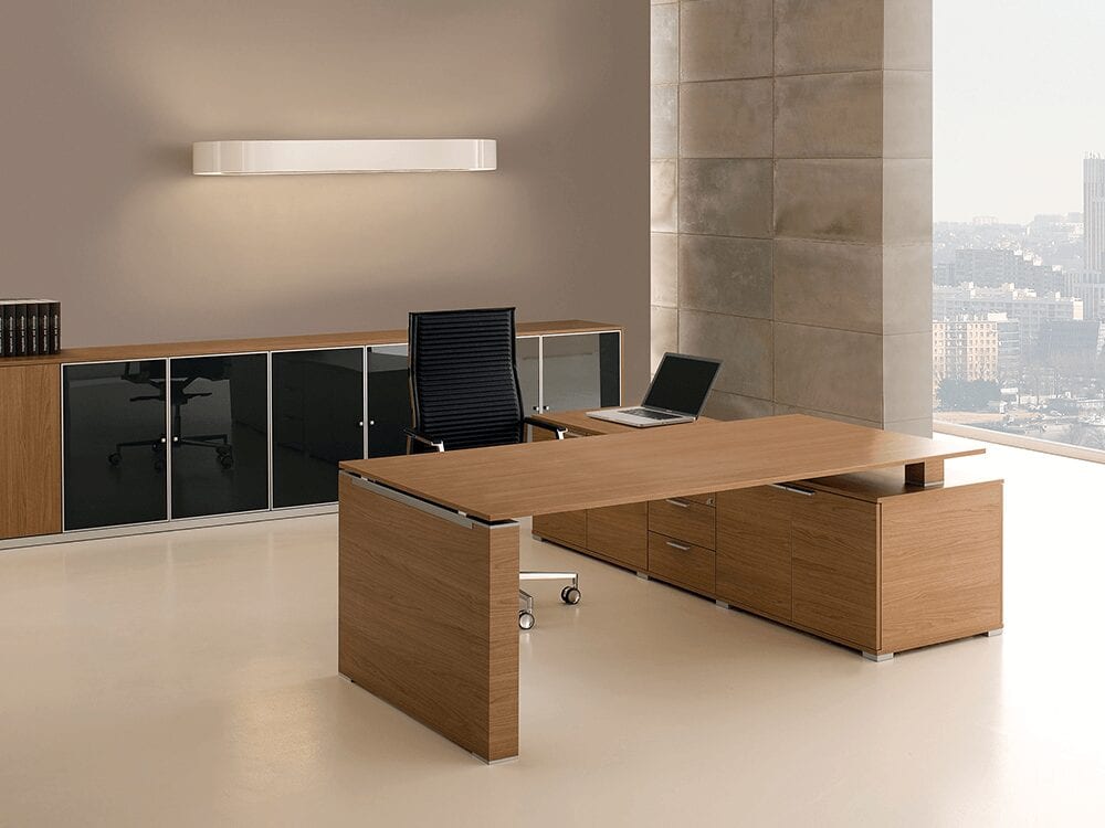 Kingsley 2 – Bridge Executive Desk with Panelled Legs + Optional Modesty Panel and Credenza Unit