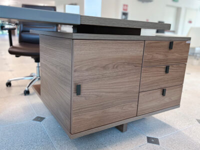 Grandioso 2 Grand Executive Desk And Optional Credenza Unit 05