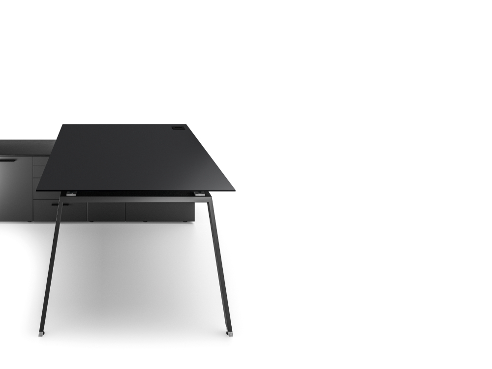 Minimo 1 – Simple Executive Desk With Optional Credenza Unit 01