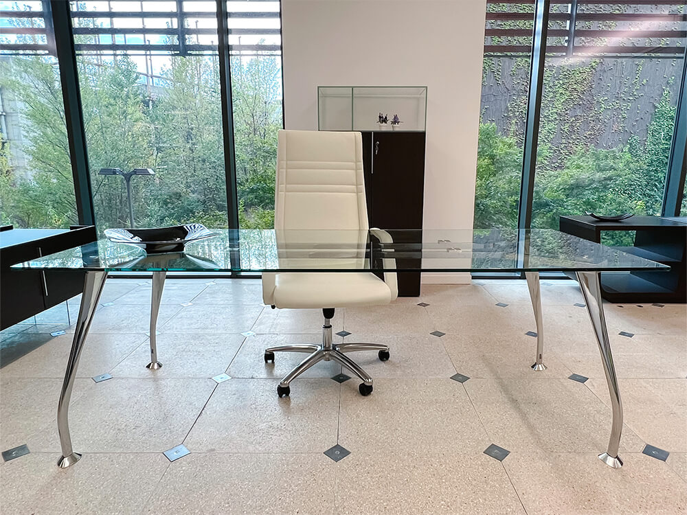 Zeta 1 Glass Top Executive Desk With Chrome Legs And Optional Credenza Unit 04