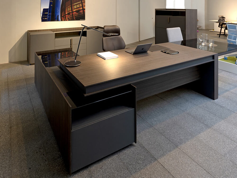 Vittoria Desk With Credenza 3