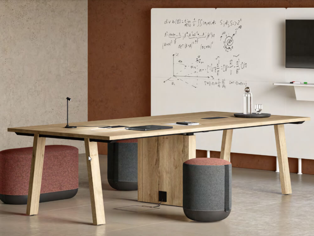 Yahya 2 – Traditional Oak Table With Coated Legs And One Coated Middle Leg Main Img