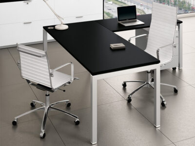 Yakir 1 Operational Desk With Optional Return And Modesty (1)