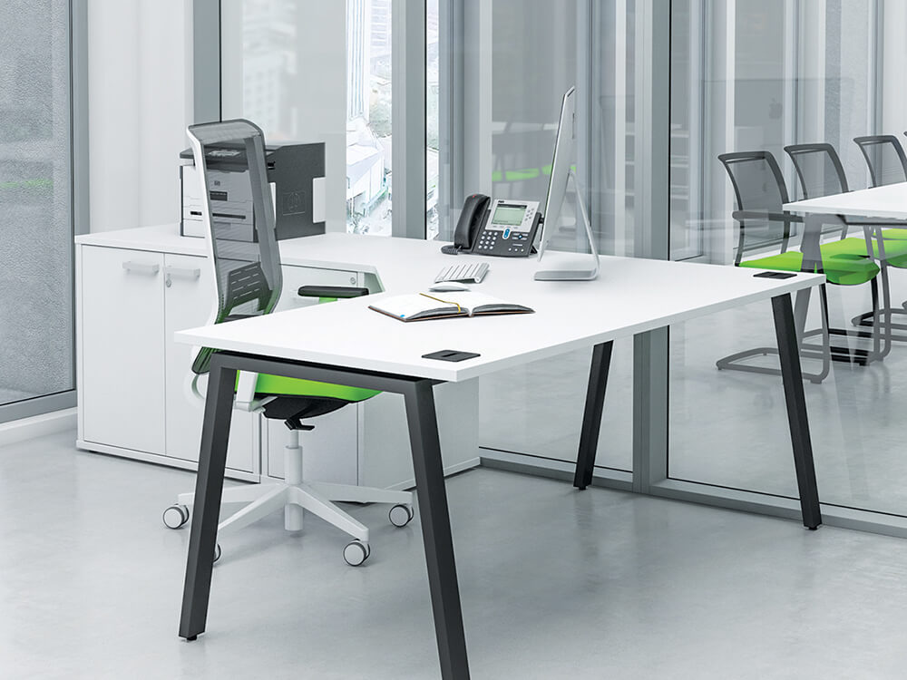 Bella – Office Desk with Ring Leg