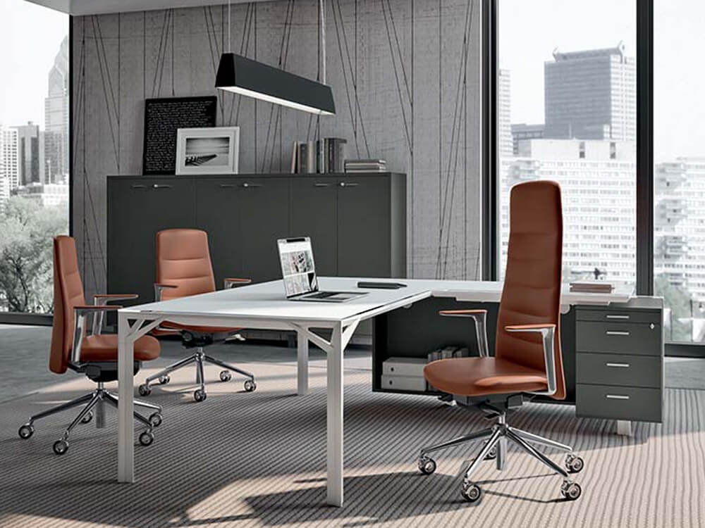 Albero 1 Executive Desk With Three Arm Corner With Optional Credenza Unit 01