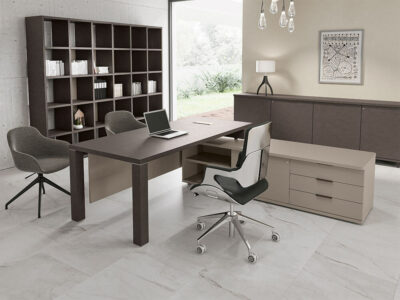 Bravvo 1 Executive Desk In Square Shaped Legs 1