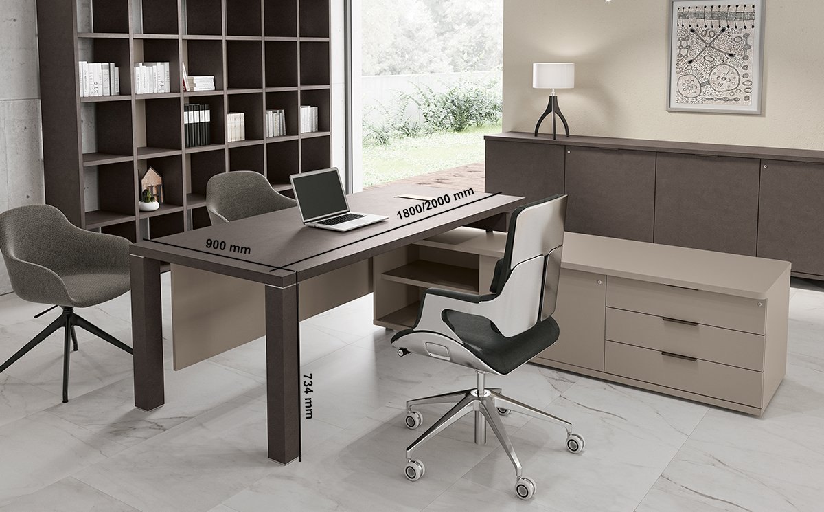 Bravvo 1 Executive Desk In Square Shaped Legs