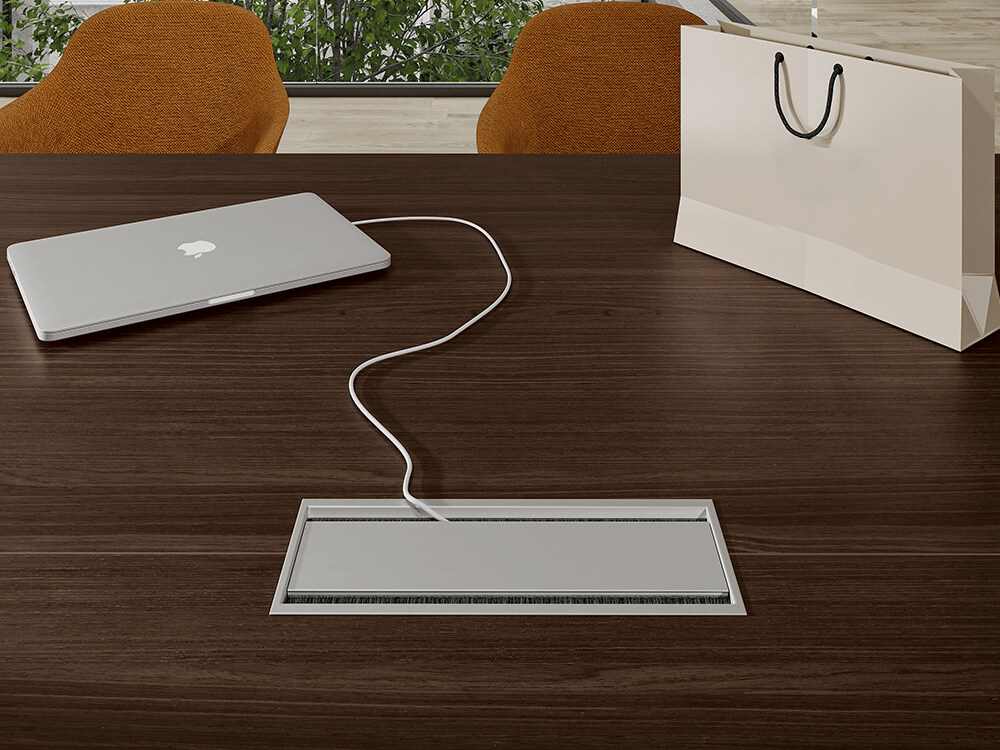 Bravvo – Executive Desk In Panel Legs Giada With Optional Return Modesty Credenza Unit Top Access