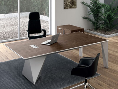 Prime 4 – Modern Executive Desk With Single Base 10