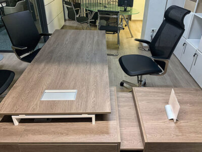 Viviana Legno – Wood Executive Desk With Slim Legs 2