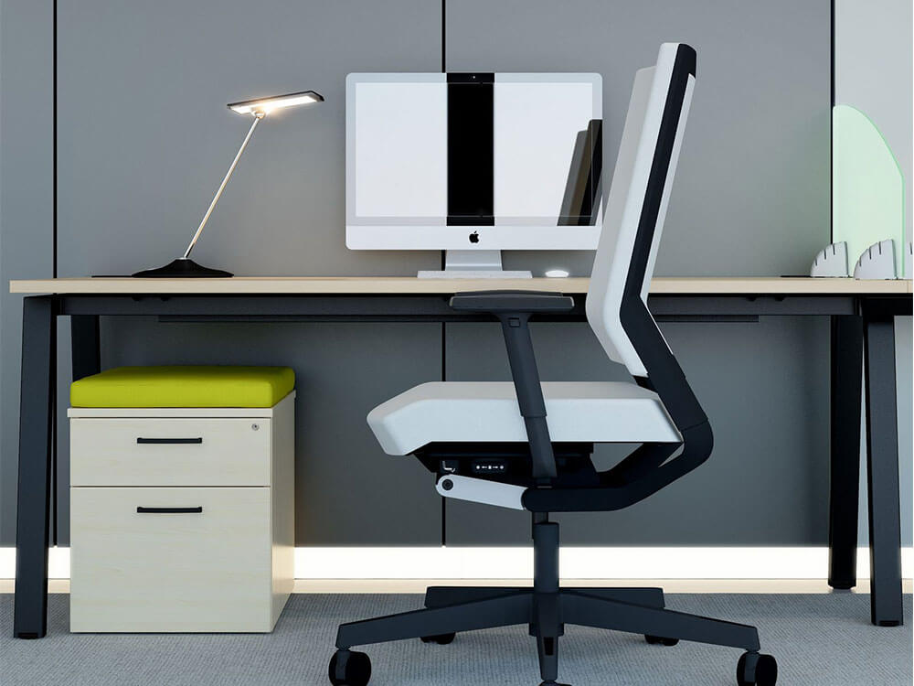 Eashta Executive Desk With Optional Pedestal And Modesty Panel 05