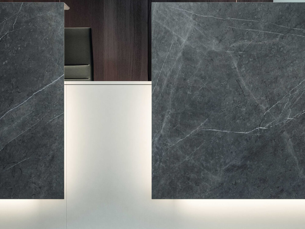 Luxor 1 – Reception Desk With Printed Glass Overhang Panel 04