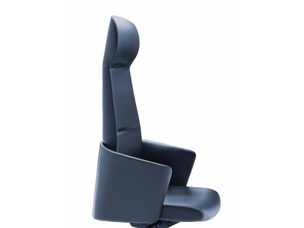 Ravenna 1 Executive Chair With Backrest And Headrest 1