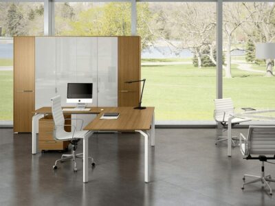 Vinny 4 – Executive Desk With Wood Veneer Top And Optional Return & Credenza Unit