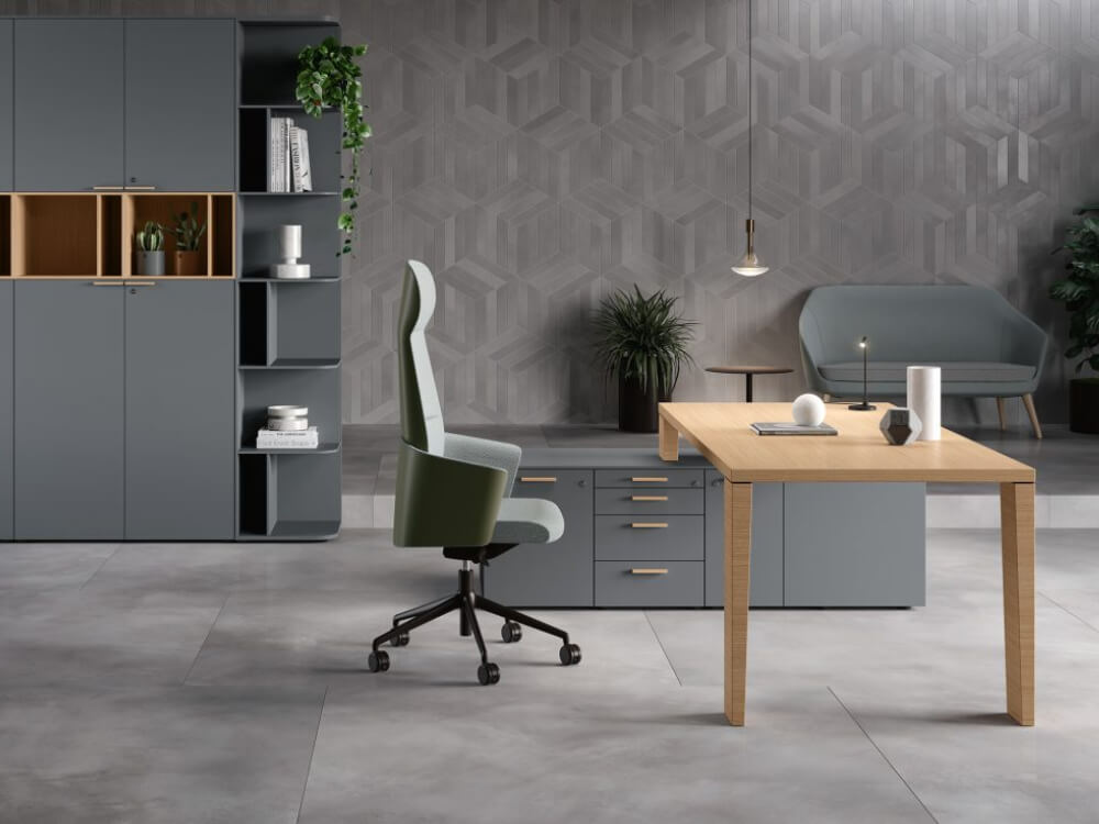 Skylar 1 Wood Veneer Managerial Desk With Optional Return Unit, Leather Insert And Credenza Unit Main Img